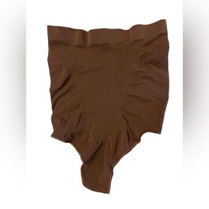 Skims Thong Tummy Sculpture